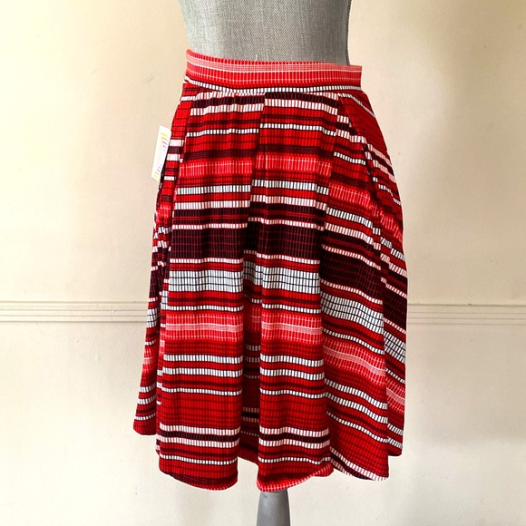 LuLaRoe “MADISON” SKIRT SIZE EXTRA SMALL (True to Size) 🌟NWT🌟 - Picture 4 of 11